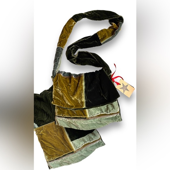 ⭐️ FALL VELVET CROSSBODY BAG - Picture 1 of 1